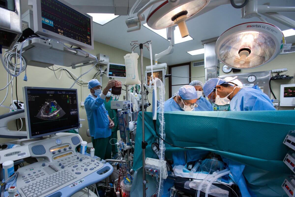 Wann übernehmen Krankenkassen die Brustverkleinerung? Operationen, Facharzt und KlinikSuche